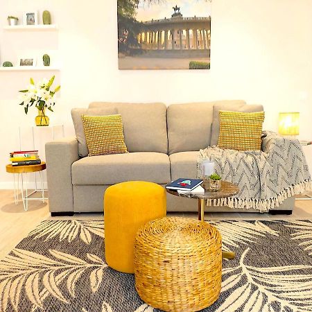 Apartamento Nuevo Y Reformado Al Lado De La Gran Via Madrilena Esterno foto