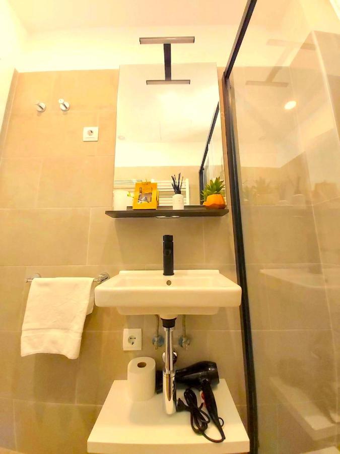 Apartamento Nuevo Y Reformado Al Lado De La Gran Via Madrilena Esterno foto