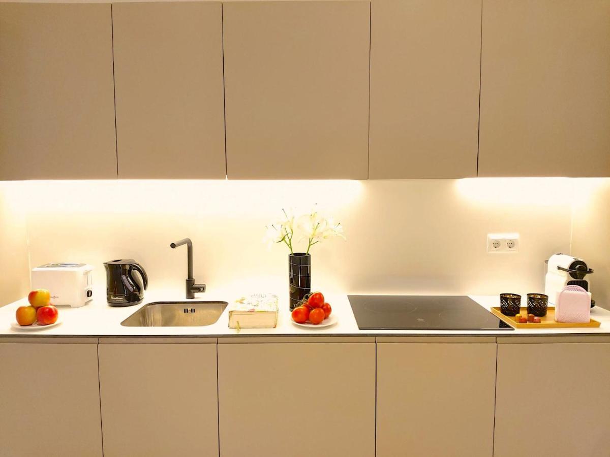 Apartamento Nuevo Y Reformado Al Lado De La Gran Via Madrilena Esterno foto